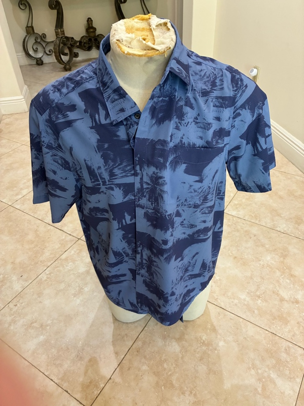 Tommy Bahama Blue Tropical Button-Down Short Sleeve Shirt